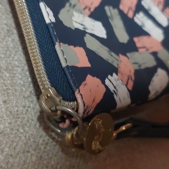 DABNEY LEE - Picture 3 of 7